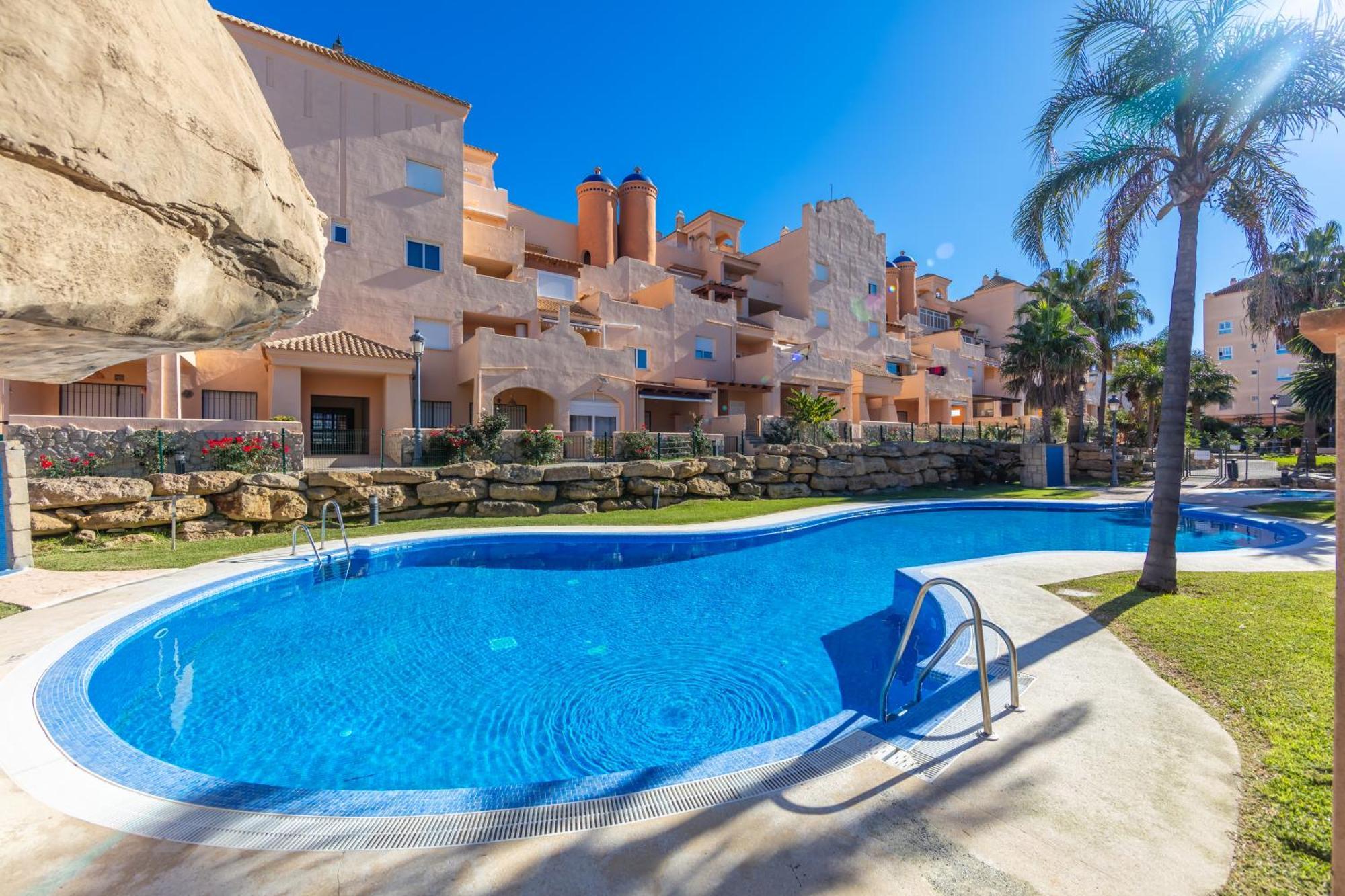 Surf Apartment - Wifi - Parking - Swimming Pool - Patio - Garden Tarifa Kültér fotó